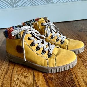 Rieker Gesa Ankle Book in Yellow (SIZE 38 EUR/7-7/5" US)
